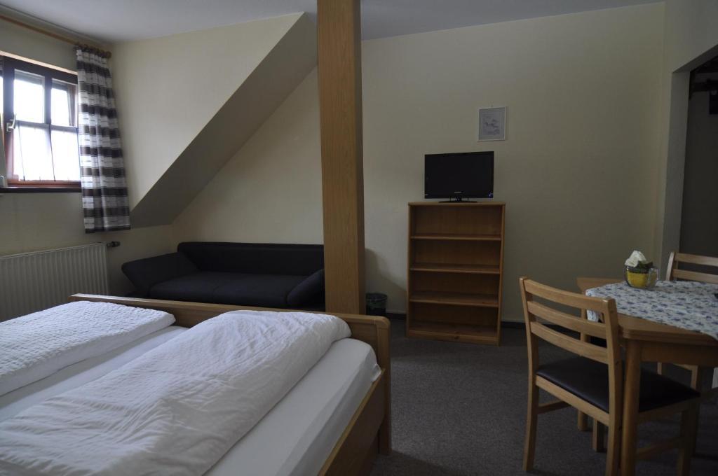 Landgasthof Lang Zum Adler Oberkalbach Room photo
